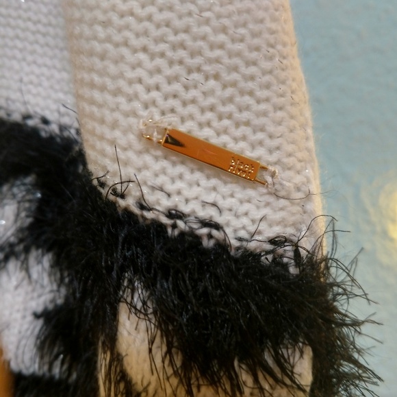 Black Rivet Poncho - Picture 3 of 4